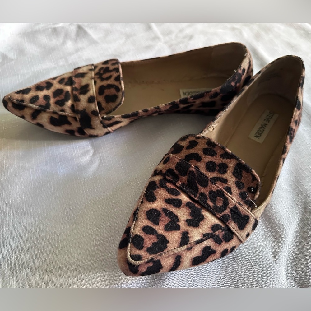 Steve Madden Leopard Print Flats - Picture 2 of 12